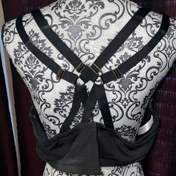 Spicy Bra 🥵 - Picture 4 of 5